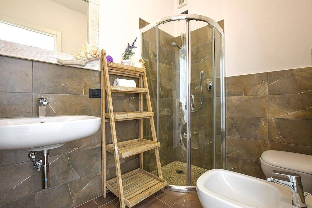 Appartamento intero, 3 bedroom pet friendly apartment in Moneglia in Moneglia, Riviera di Levante