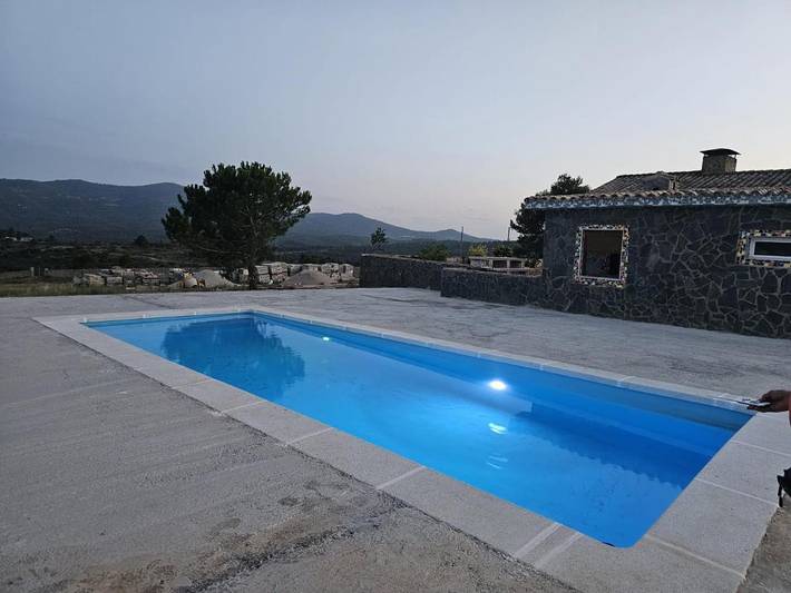 Chalet para 14 personas, con terraza además de vistas y piscina en Hoya de Buñol - 2