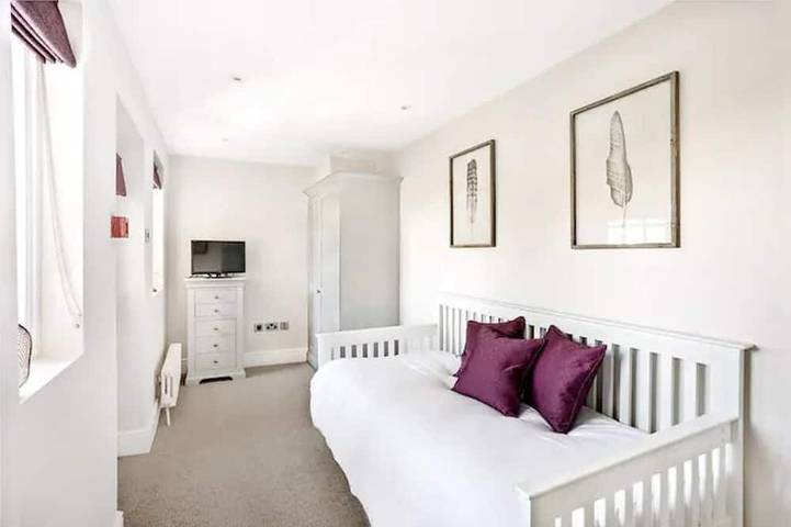 Luxury Harrogate townhouse apartment with parking in Nidderdale AONB