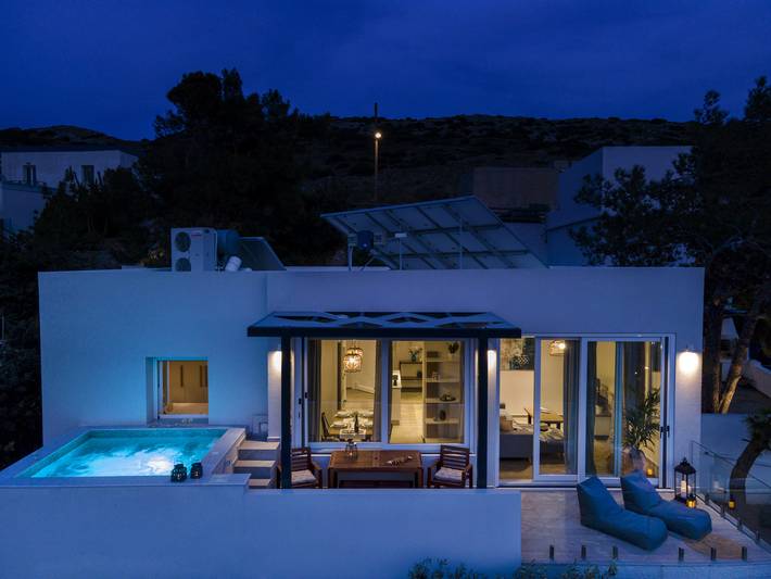 Location de vacances pour 6 personnes, avec jardin et jacuzzi dans Syros - 2