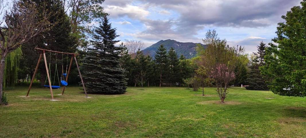 Camping pour 4 personnes, avec Terrasse ainsi que Jardin et Vue