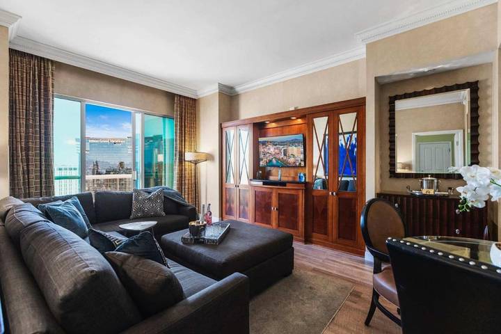 Ferienhaus für 8 Personen, mit Pool und Whirlpool sowie Terrasse - 1