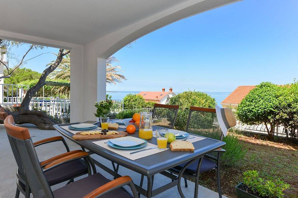 Appartement entier, Appartement Mare avec de belles vues sur la mer in Novalja, Pag