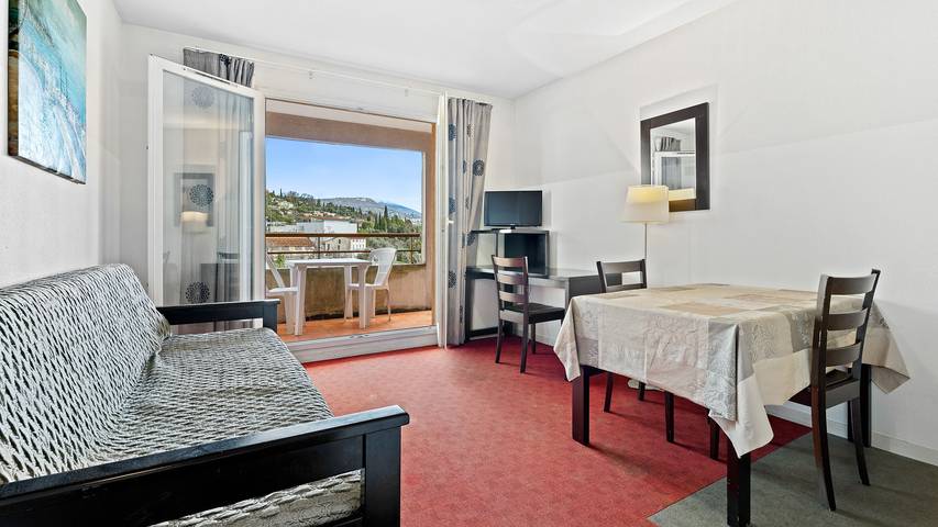 Ferienwohnung für 4 Personen, mit Balkon und Pool - 1