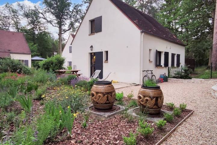 Location de vacances pour 3 personnes, avec jardin à Arbonne-la-Forêt