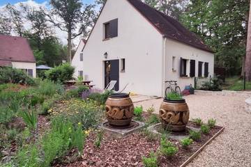 Gîte pour 3 personnes, avec jardin à Arbonne-la-Forêt