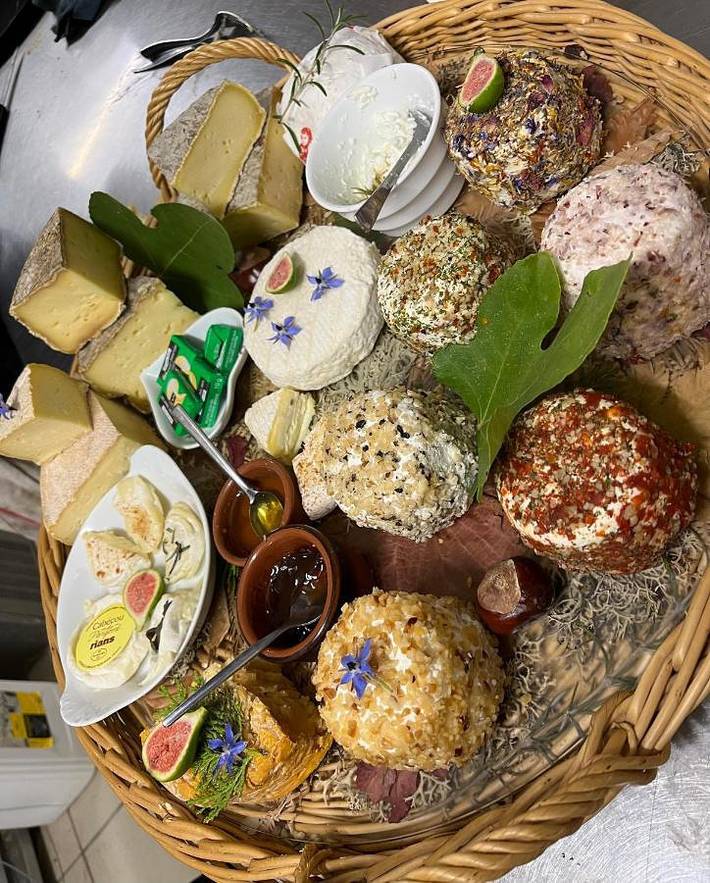 Hôtel pour 3 personnes, avec vue et jardin, animaux acceptés à Meaulne - 3