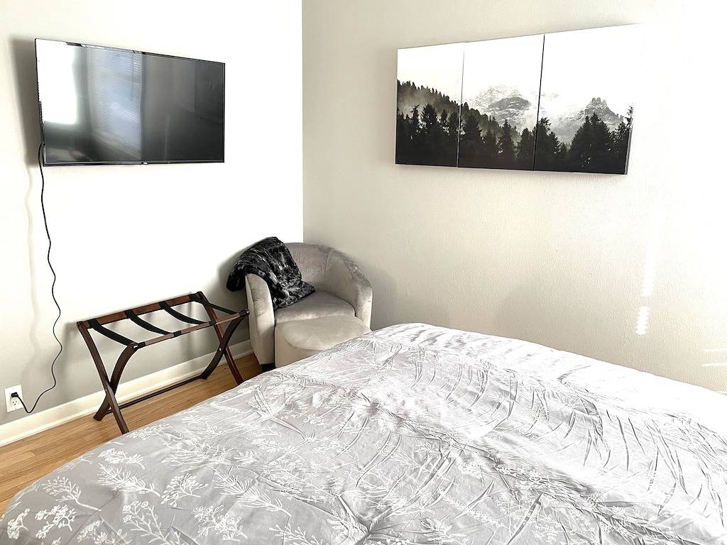 Tranquil Home in Beautiful Setting in Ames (IA), Story County