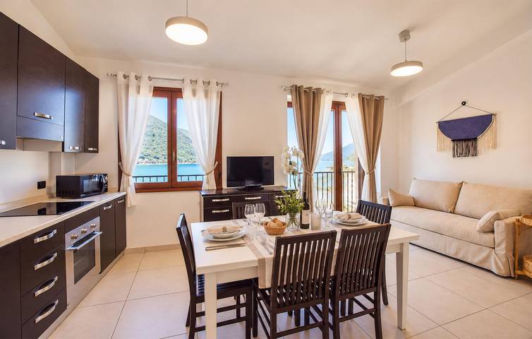 Accogliente appartamento sulla spiaggia con terrazza e parcheggio in Lido Antares Beach, Scilla