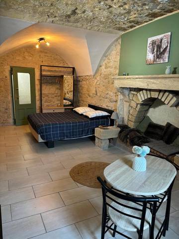 Gîte pour 2 personnes, avec terrasse à Montfrin