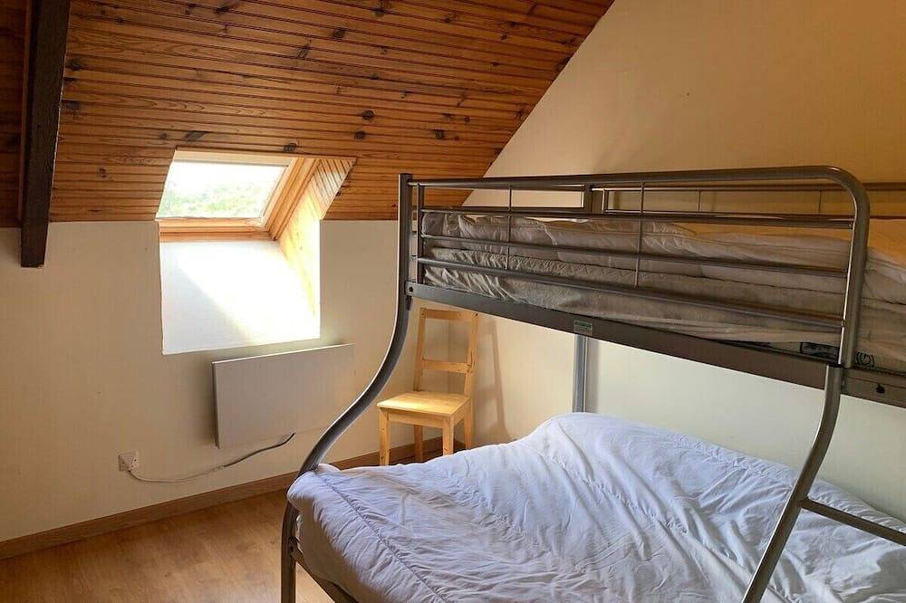 Dieses landhaus in Caurel mit 2 Schlafzimmer und hat eine Kapazität für 5 personen (max in Caurel, Guingamp Region
