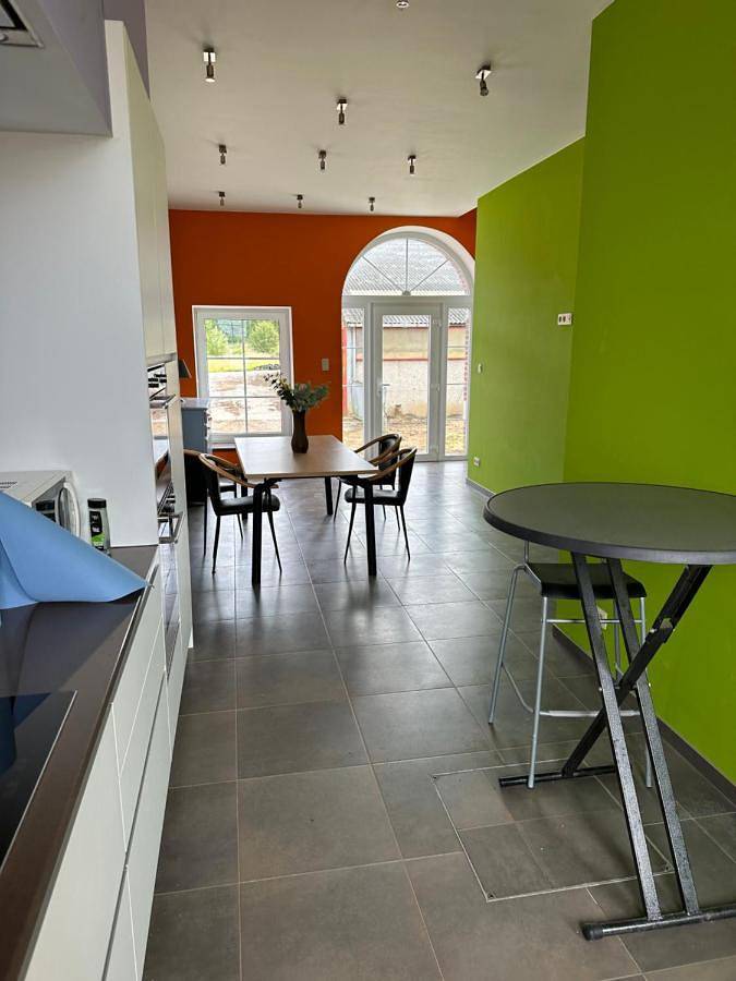 Location de vacances pour 15 personnes, avec vue et terrasse à Chapelle-lez-Herlaimont - 2