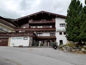 Ferienwohnung für 8 Personen, mit Garten und Ausblick sowie Pool in Vorderlanersbach