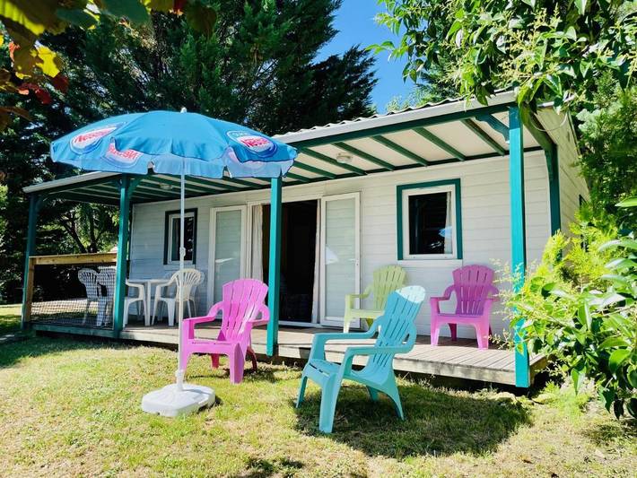 Location de vacances pour 5 personnes, avec terrasse et piscine à Camon - 2