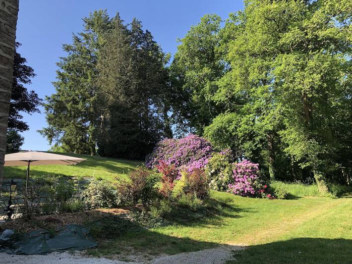 Casa rural con piscina climatizada, terraza y río in Pont-et-Massène, Región de Montbard
