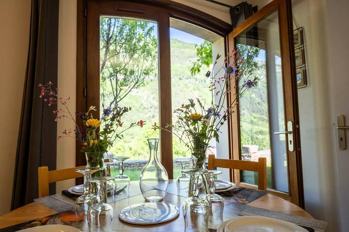 Gîte pour 4 personnes, avec piscine et terrasse, animaux acceptés à Les Vignes - 3