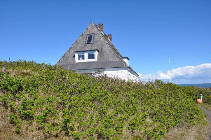 Vacation apartment for 2 people, with terrace and yard in Sylt
