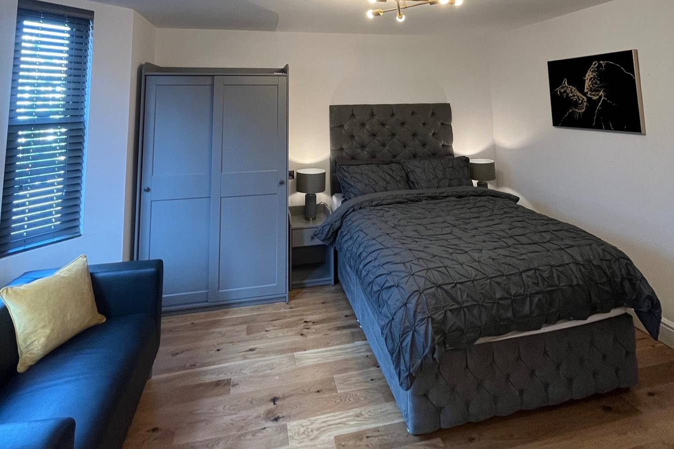 Entire vacation apartment, Cozy London Apartment , 2 minutes to tube! in Waltham Forest, London