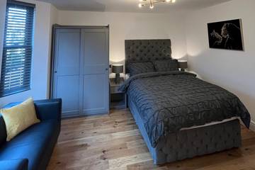 Holiday Apartment for 2 People in Waltham Forest, London, Photo 2
