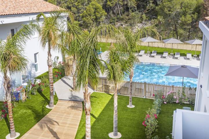Gîte pour 2 personnes, avec bassin pour enfant et piscine, animaux acceptés à Roquefort-la-Bédoule - 3