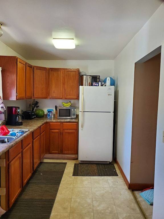 Sunset cottage complete w/large deck, fire pit and mins away from public beach in Mahoning County