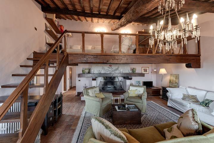 Appartamento intero, Appartamento "Pent House Duplex" con balcone, Wi-Fi e aria condizionata in Tavarnelle Val di Pesa, Barberino Tavarnelle