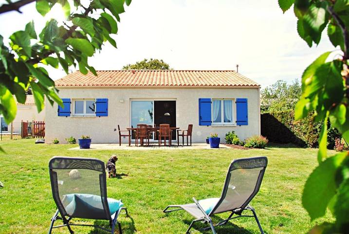 Location de vacances pour 6 personnes, avec Terrasse et Jardin à La Jonchère