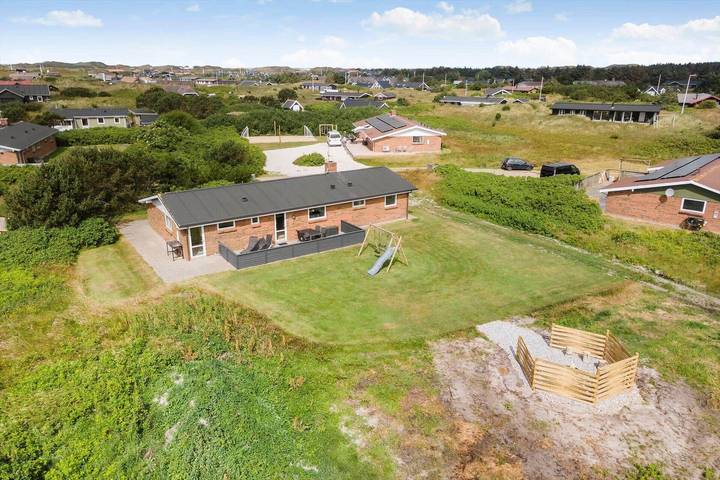 Ferienhaus für 8 Personen, mit Whirlpool und Terrasse sowie Garten und Sauna in Klegod
