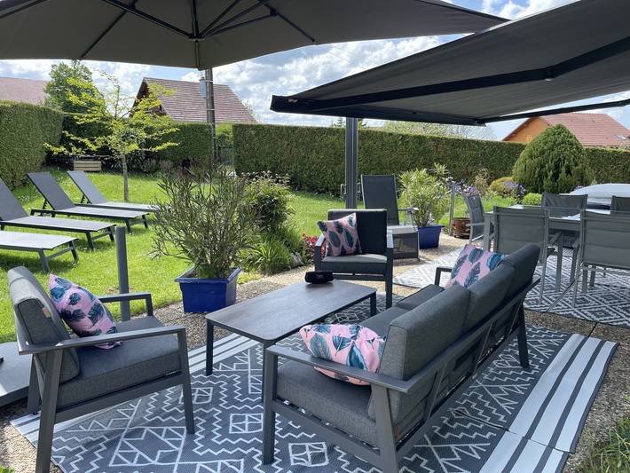 Appartement de vacances pour 4 personnes, avec Jacuzzi ainsi que Terrasse et Jardin dans le Doubs