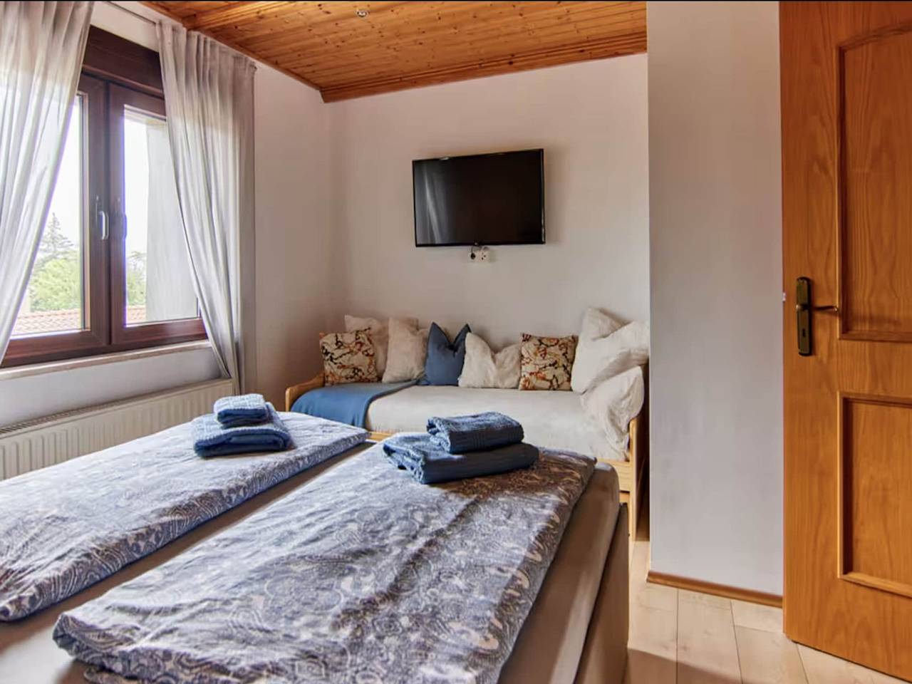 Ganze Wohnung, Ferienwohnung für 6 Personen mit Garten in Neinstedt, Thale