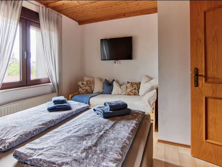 Ganze Wohnung, Ferienwohnung für 6 Personen mit Garten in Neinstedt, Thale