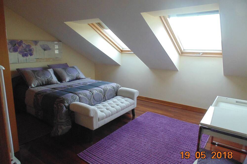 Entire apartment, Duplex of 180 m2 large windows and stunning views and terrace 30 meters in Ourense, Ourense Region