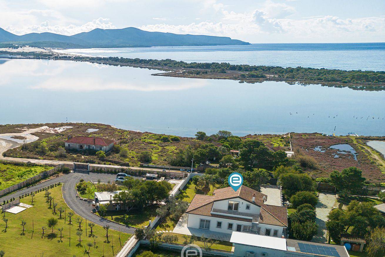 Golden Dunes Villa in Playa de Porto Pino, Porto Pino