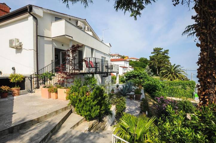 Ferienwohnung für 2 Personen, mit Terrasse und Garten sowie Ausblick in Koper - 4