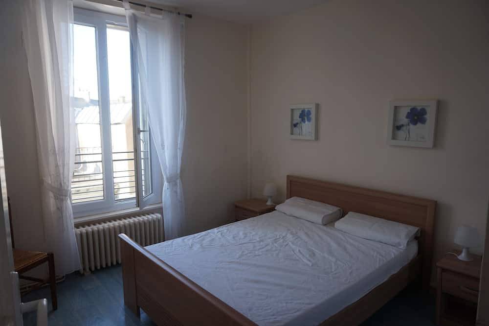 Appartement entier, St Malo (150 mètres plage du sillon) in Paramé, Saint-Malo