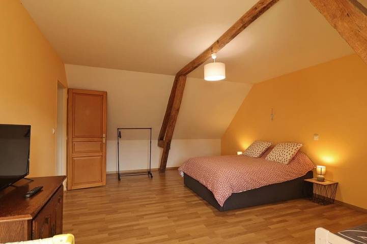 Gîte pour 8 personnes, avec jacuzzi et jardin à Le Pin-la-Garenne - 3