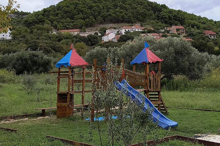 Cottage für 4 Personen mit Garten in Skradin, Šibenik-Knin