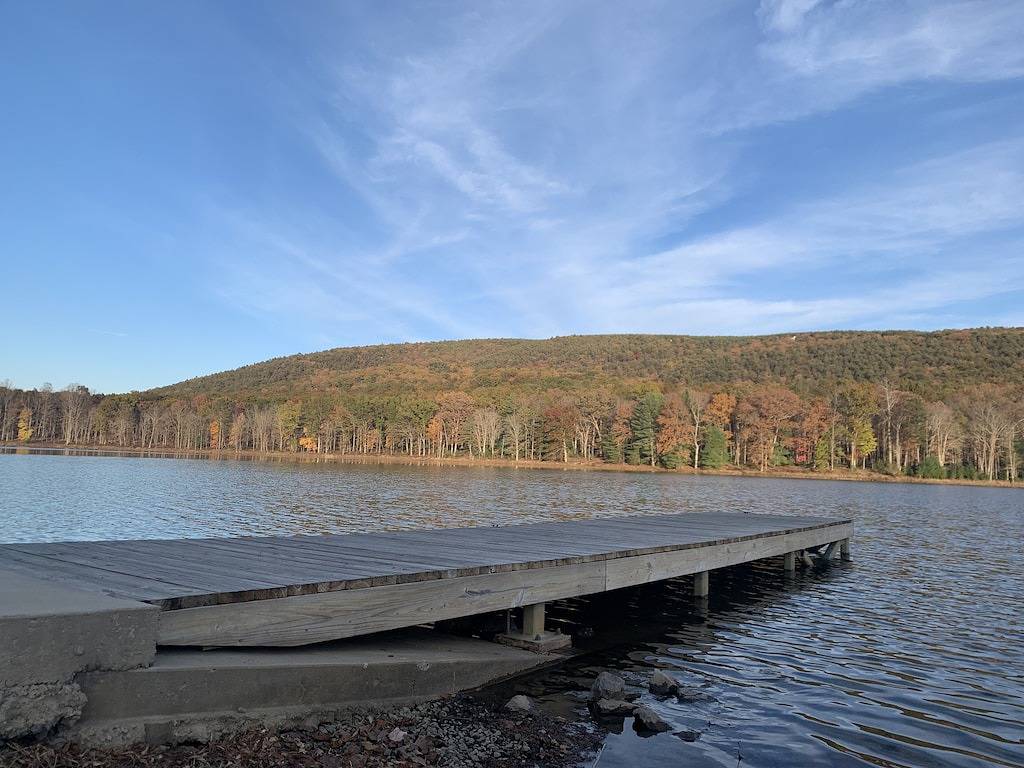 Gemütliches Lakeside Homestead in Hardy County