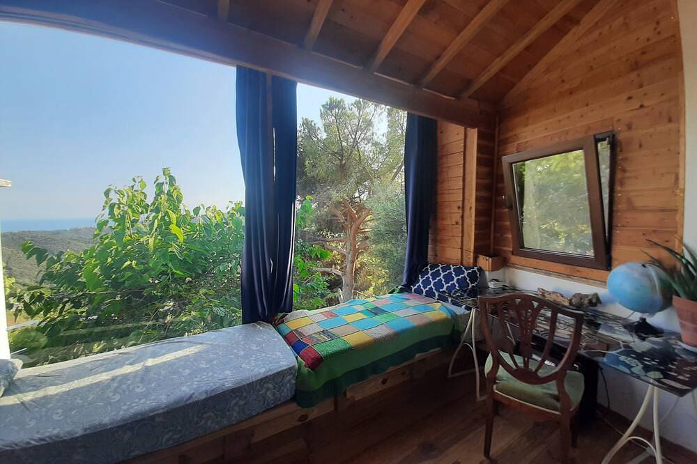 We Are Nature\" Home with seaview near Natural Park in San Cipriano de Vallalta, Costa del Maresme