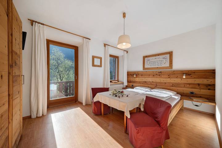 Zimmer 'Mayrhof Lavendelzimmer' mit Bergblick, Gemeinschaftsgarten und Wlan in St. Pankraz, Ortleralpen