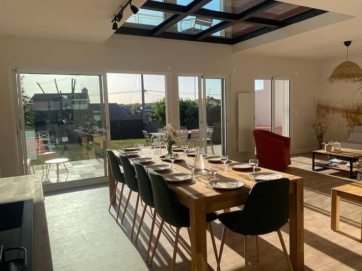 Location de vacances pour 10 personnes, avec jardin et vue dans Saint-Marc-sur-Mer - 2