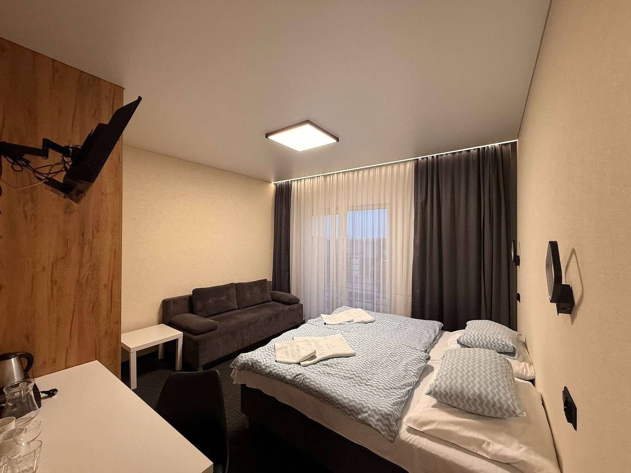 Ganzes Studio, Morska 4 Jaros awiec Compact Studio Swimming Pool 12 minutes to the beach in Jarosławiec, Powiat Sławieński