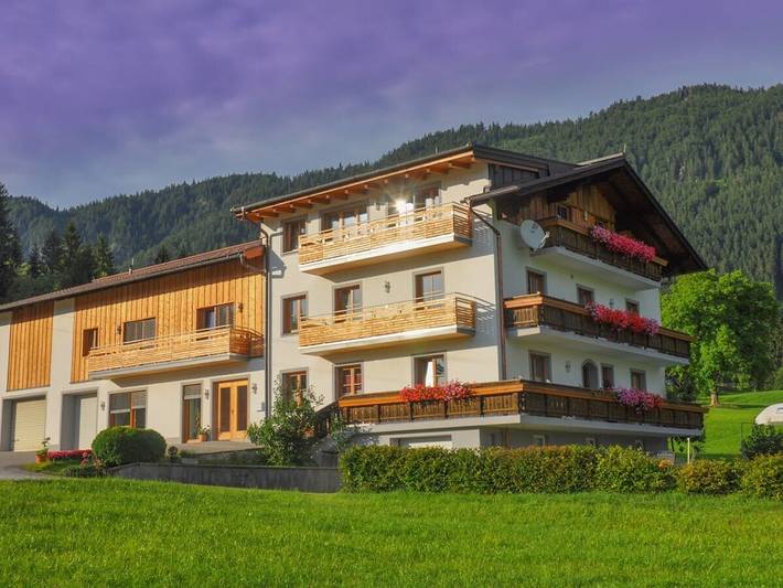 Ferienhaus für 5 Personen, mit Pool und Garten sowie Balkon im Salzkammergut