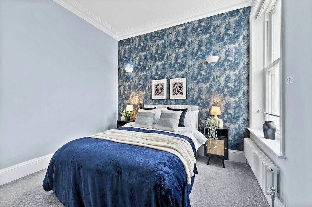 Entire apartment, Remarkable Penthouse - Sea Views in Worthing, West Sussex