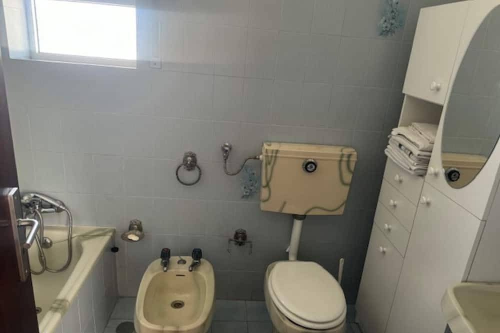 Apartamento entero, Appartement F2 Avec Jardin Cloture Et Fleurie in Fafe, Distrito de Braga