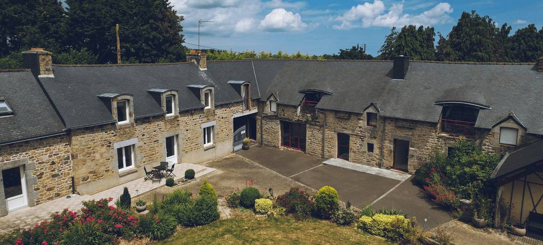 Casa de vacaciones «La Casa del Pescador» con jardín compartido y Wi-Fi in Saint-Donan, Côtes-d'Armor