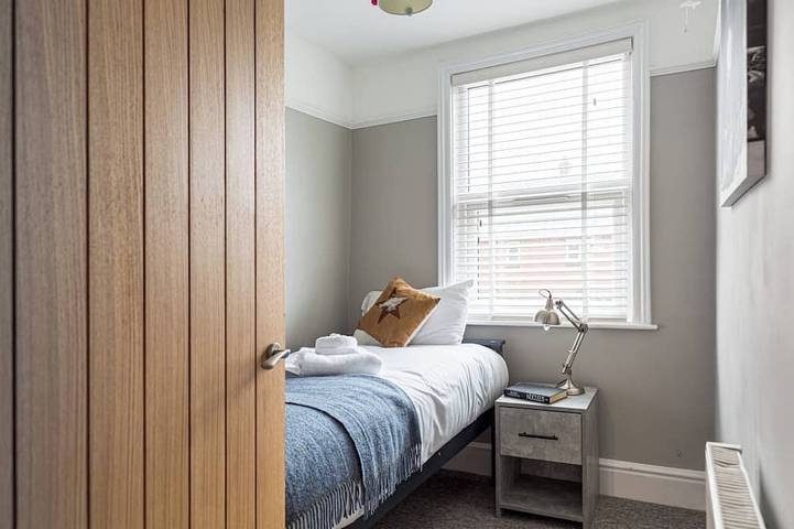Geräumiges 5-Zimmer-Haus in der Nähe der Cheltenham Rennbahn in Cheltenham, Gloucestershire