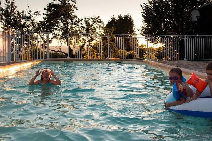 Gîte pour 2 personnes, avec terrasse ainsi que piscine et jardin, animaux acceptés à Hautefage - 4