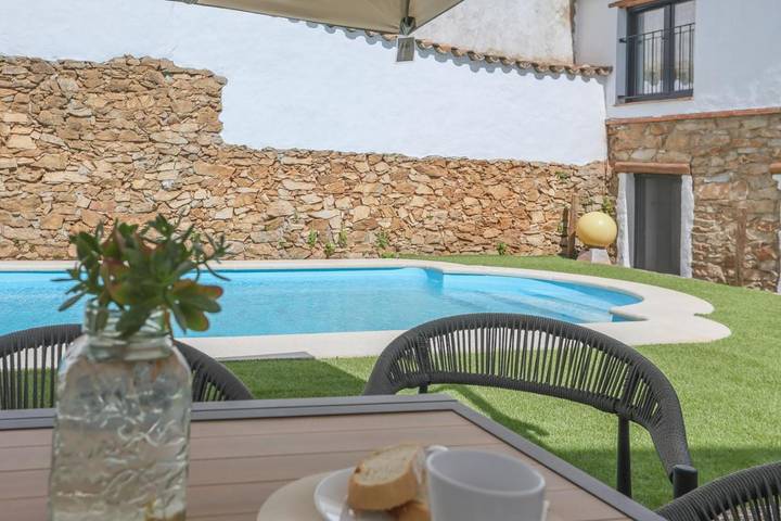Holiday home for 12 people, with pool and garden - 1