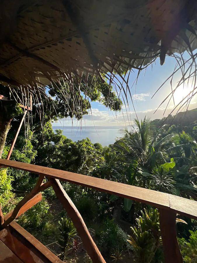 Camping pour 4 personnes, avec terrasse ainsi que vue et jardin